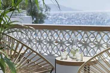 هتل Afroditi Venus Beach Resort