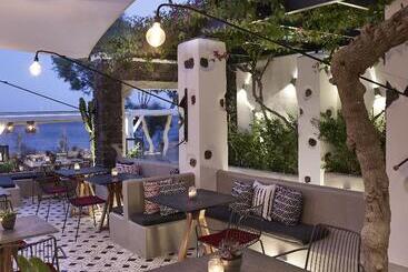 هتل Afroditi Venus Beach Resort