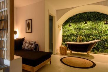 هتل Afroditi Venus Beach Resort