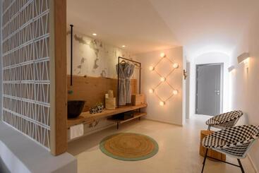 هتل Afroditi Venus Beach Resort
