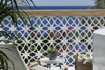 هتل Afroditi Venus Beach Resort