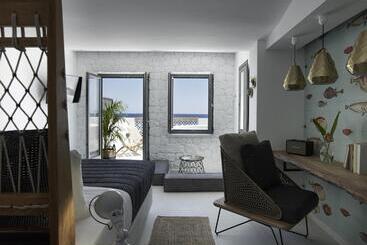 هتل Afroditi Venus Beach Resort