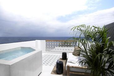 هتل Afroditi Venus Beach Resort