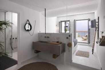 هتل Afroditi Venus Beach Resort
