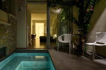 هتل Afroditi Venus Beach Resort