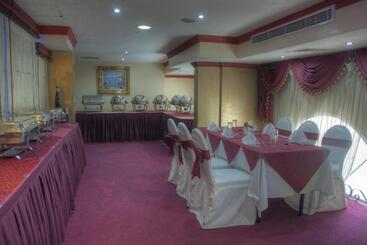 Al Maha Regency Hotel Suites   Managed By Aoudi Consultants