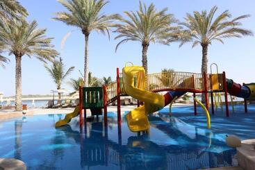 هتل Al Raha Beach