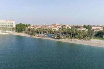 هتل Al Raha Beach