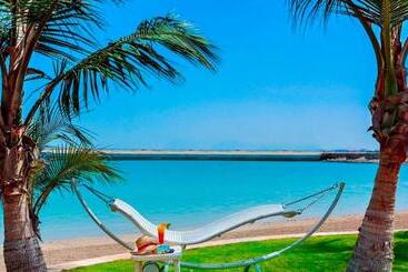 هتل Al Raha Beach