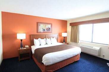 هتل Americinn By Wyndham Cedar Rapids Airport