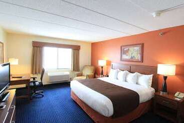 هتل Americinn By Wyndham Cedar Rapids Airport