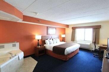 هتل Americinn By Wyndham Cedar Rapids Airport