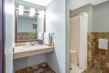 هتل Americinn By Wyndham Madison South