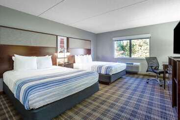 Отель Americinn By Wyndham Madison South