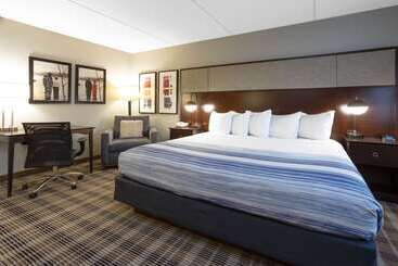 Отель Americinn By Wyndham Madison South