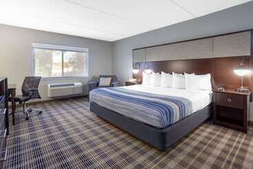 Отель Americinn By Wyndham Madison South