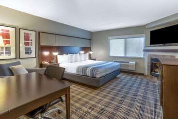 Отель Americinn By Wyndham Madison South