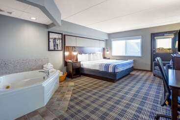Отель Americinn By Wyndham Madison South