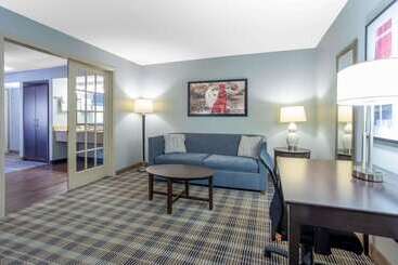 Отель Americinn By Wyndham Madison South