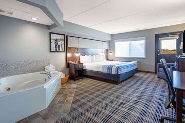 Отель Americinn By Wyndham Madison South