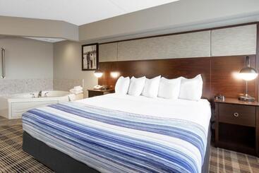Отель Americinn By Wyndham Madison South