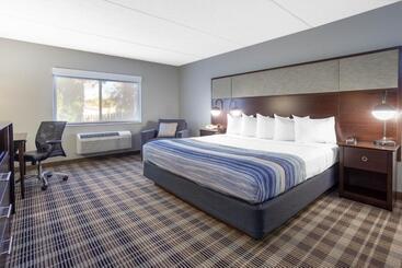 Отель Americinn By Wyndham Madison South