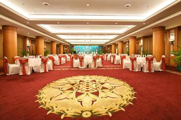 هتل Angkor Century Resort & Spa