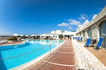 هتل Baia Dei Mulini Resort & Spa