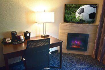 هتل Best Western Plus Flint Airport Inn & Suites