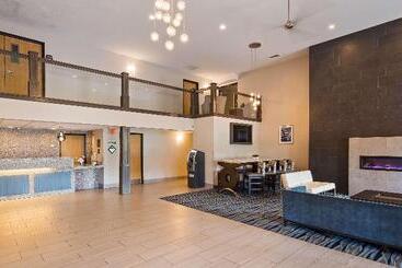 هتل Best Western Plus Flint Airport Inn & Suites