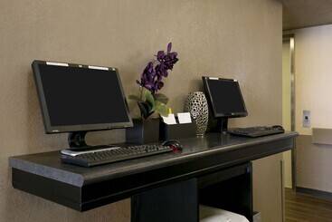 هتل Days Inn By Wyndham Regina