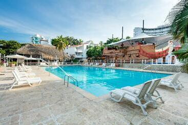 هتل Decameron Galeon All Inclusive