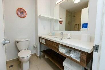 هتل Hampton By Hilton San Jose Airport