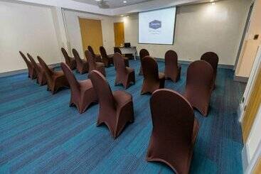 هتل Hampton By Hilton San Jose Airport