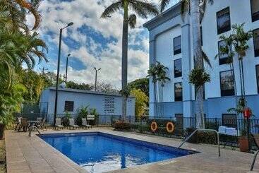 هتل Hampton By Hilton San Jose Airport