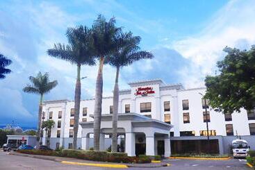 هتل Hampton By Hilton San Jose Airport