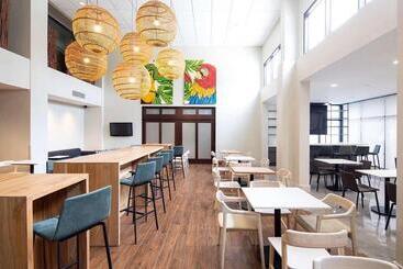 هتل Hampton By Hilton San Jose Airport