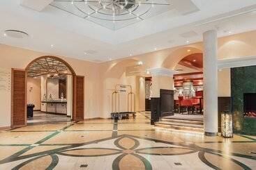 هتل Holiday Club Turun Caribia