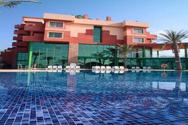 Hotel Holiday World Riwo
