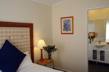 هتل Hunter Valley Resort, Hunter Farm Adventure Centre & 4 Pines At The Farm