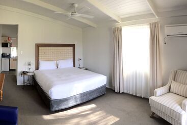 هتل Hunter Valley Resort, Hunter Farm Adventure Centre & 4 Pines At The Farm