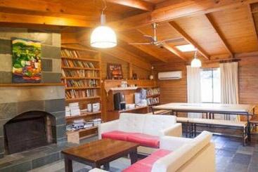 هتل Hunter Valley Resort, Hunter Farm Adventure Centre & 4 Pines At The Farm