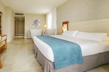 هتل Ilunion Fuengirola