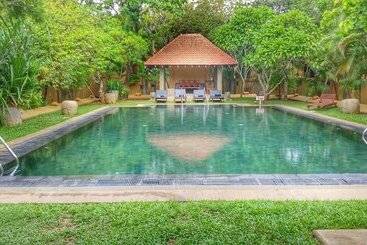 هتل Jetwing Ayurveda Pavilions