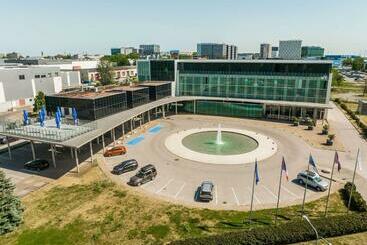 هتل Mercure Tallinn