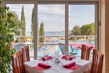 Mimosa Lido Palace Maslinica Hotels & Resorts