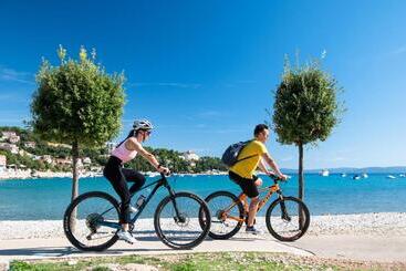 Mimosa Lido Palace   Maslinica Hotels & Resorts - Rabac