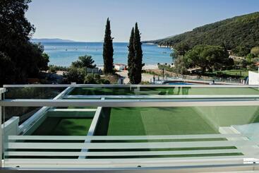Mimosa Lido Palace   Maslinica Hotels & Resorts