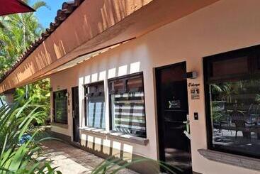 هتل Palmareca Inn Suites Studio