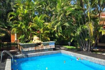 هتل Palmareca Inn Suites Studio